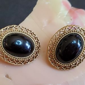 Costume Earrings, Pierced no name